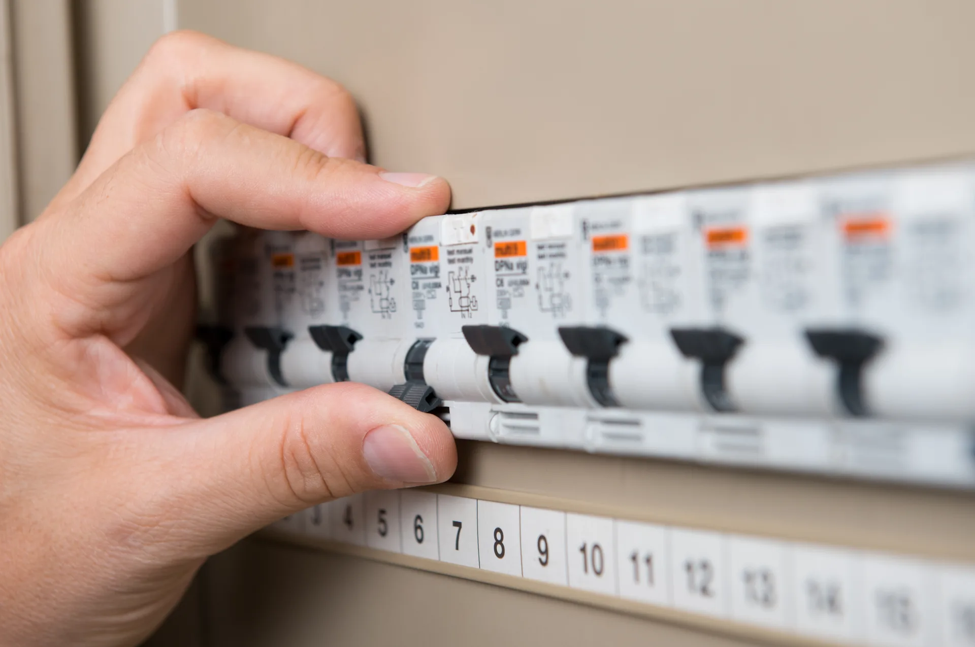 Electrician Mount Hutton, licensed electricians serving Mount Hutton